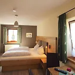 Gaestehaus Alpin - Inkl. Chiemgau-karte Pensión 3*